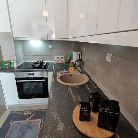 Capra Apartman Appartement *